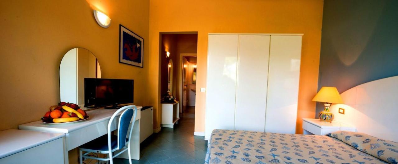 Th Cinisi - Florio Park Hotel Exterior photo
