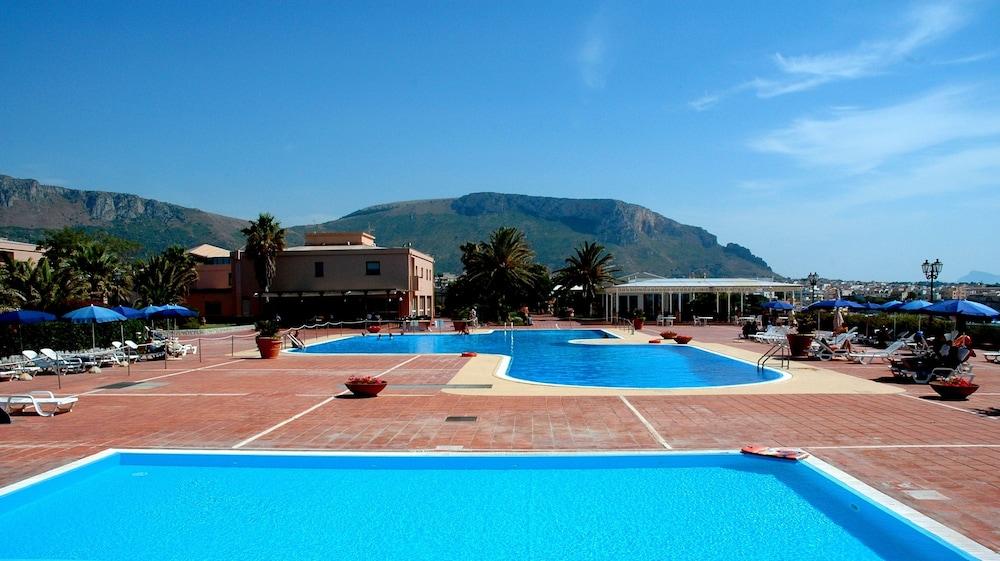 Th Cinisi - Florio Park Hotel Exterior photo